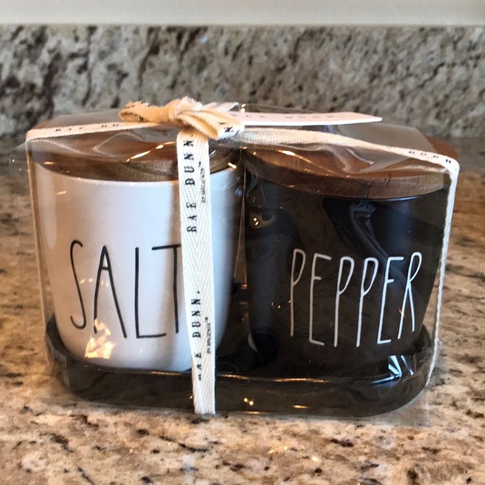 NEW-Rae Dunn Salt & Pepper Cellars w/ Tray